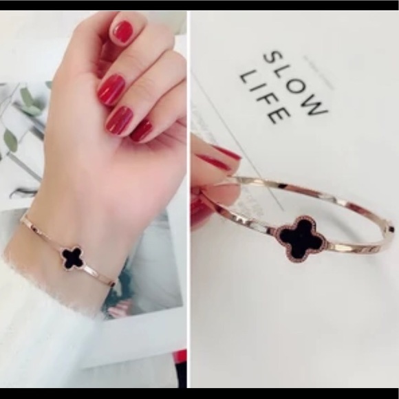 Zara Jewelry - New flower bracelet- one size